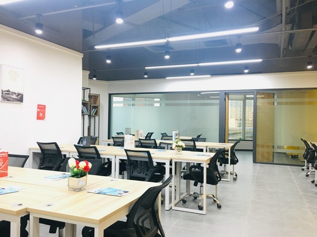 河南智能米奇和米妮的太空火箭代理商